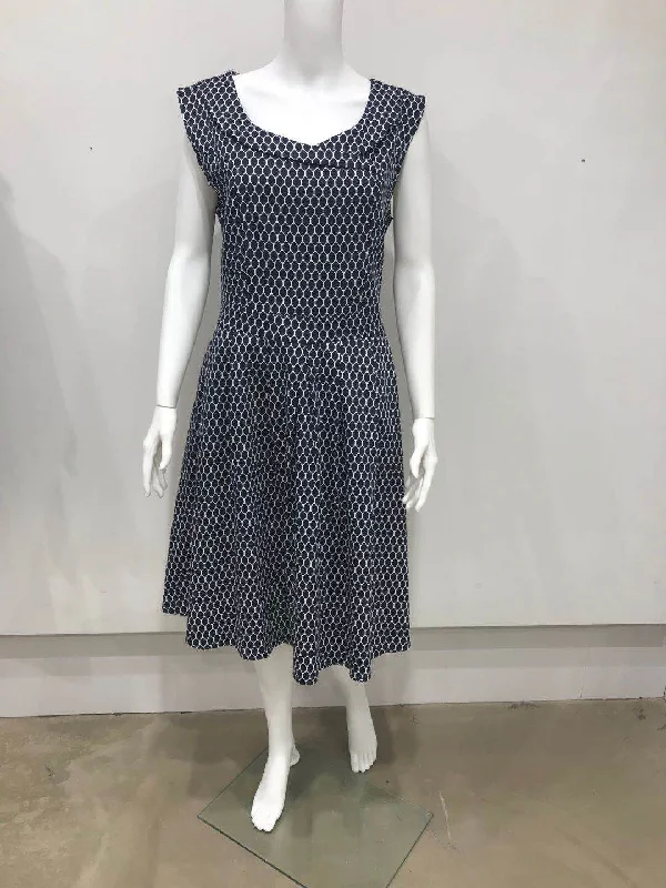 Sleeveless wild neck dress