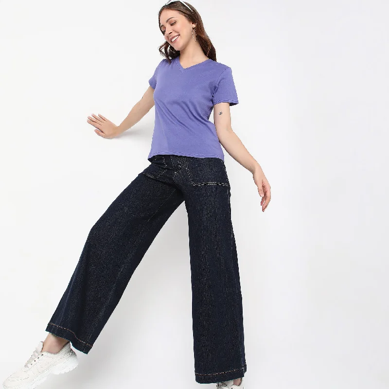 Regular Fit Solid T-Shirt Welt Pockets Slit Pockets