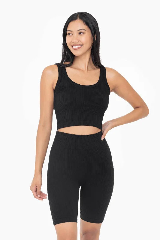 Ribbed Seamless Scoop Neck Tank Top: BLACK boho tank top